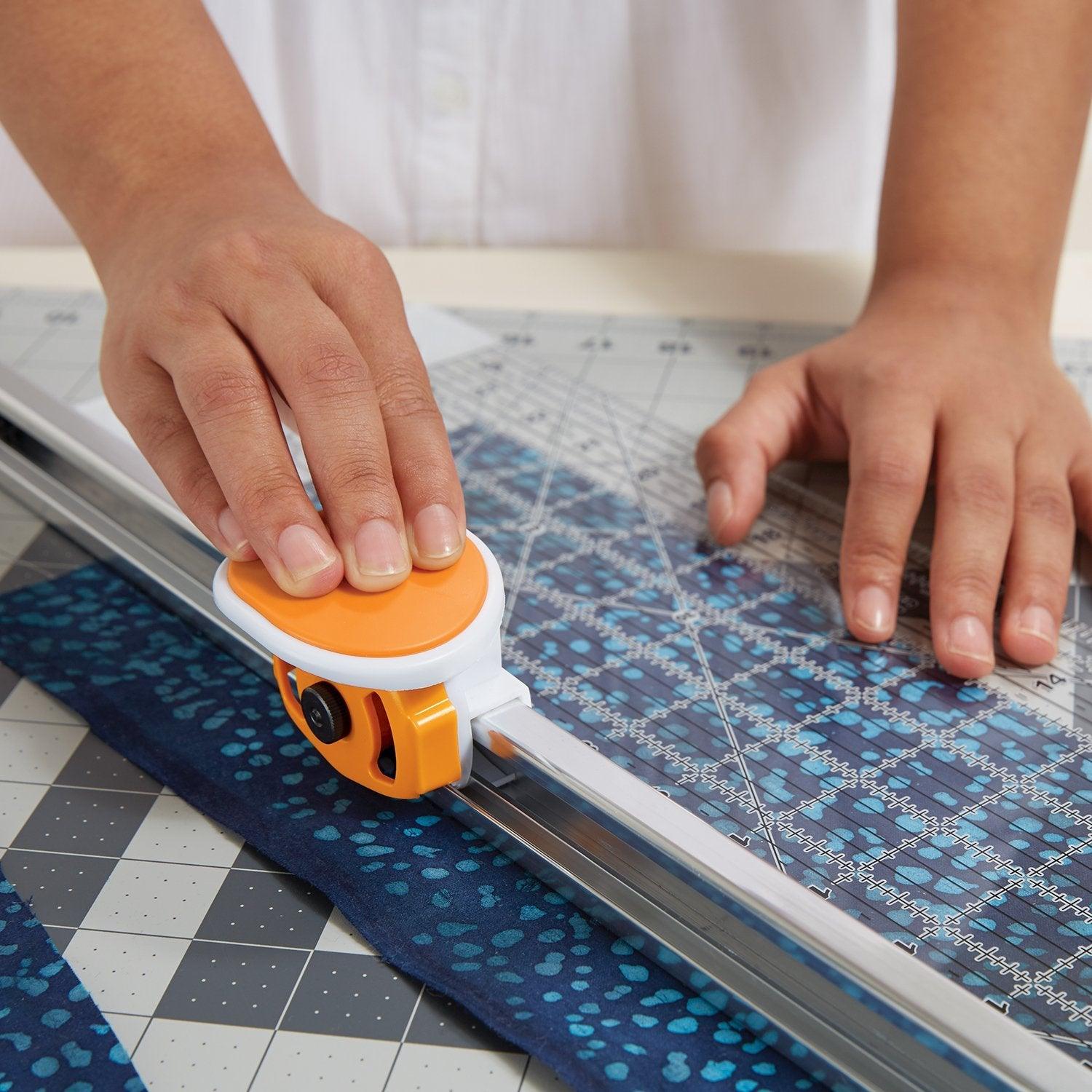 Fiskars Rotary Cutter and Ruler Combo - Rectangle 6" x 24"