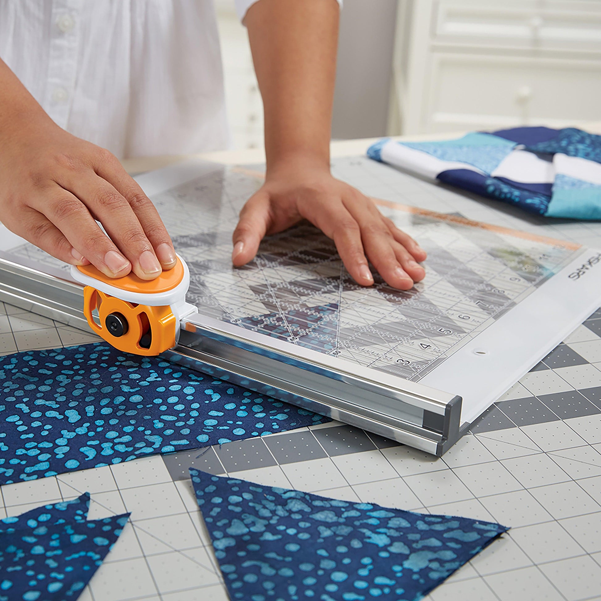 Fiskars Rotary Cutter and Ruler Combo - Square 12" x 12"